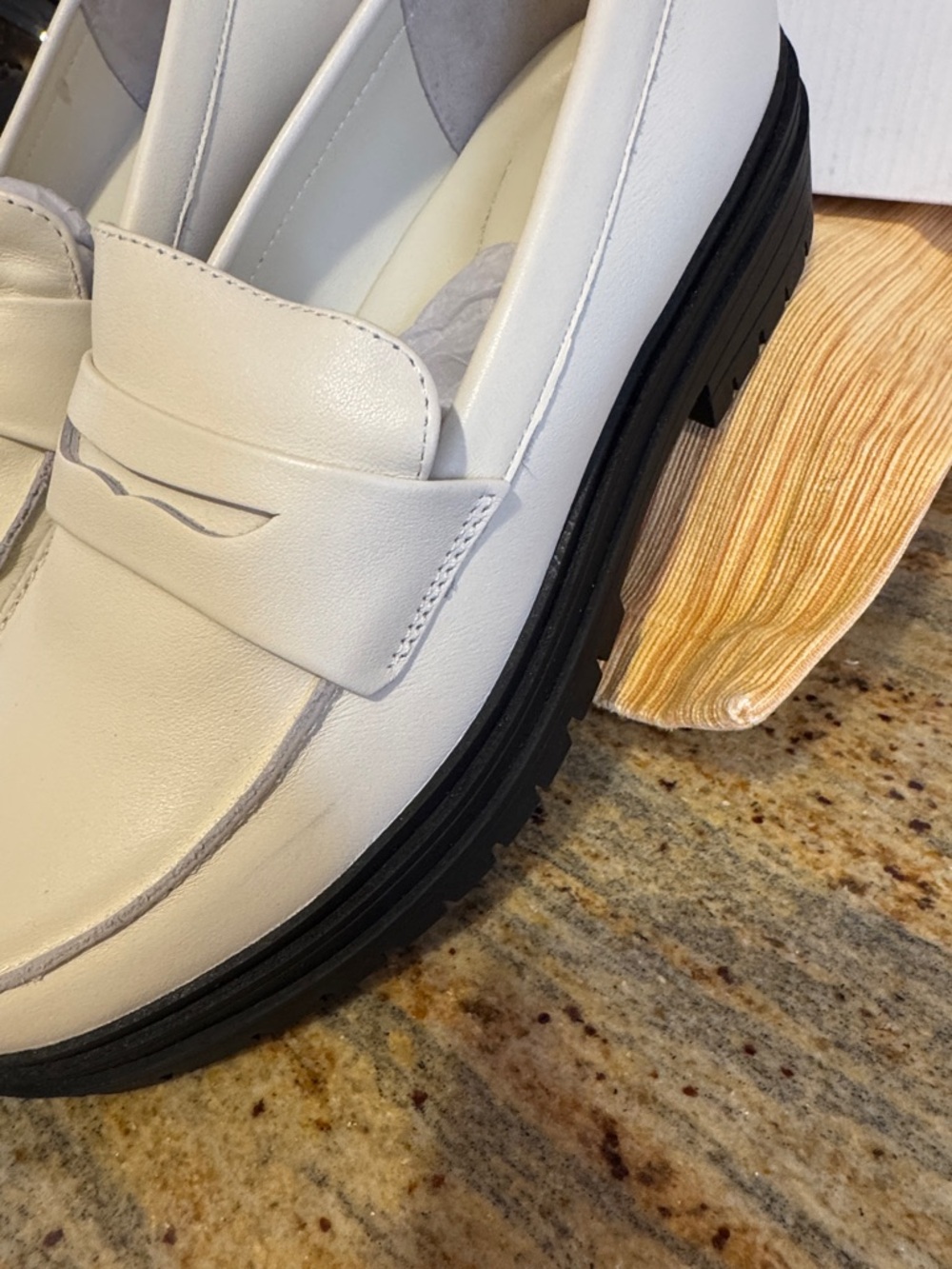 NWOT Quince Cream Leather Penny Loafers with Black Sole Womens 8M with box - Picture 2 of 10